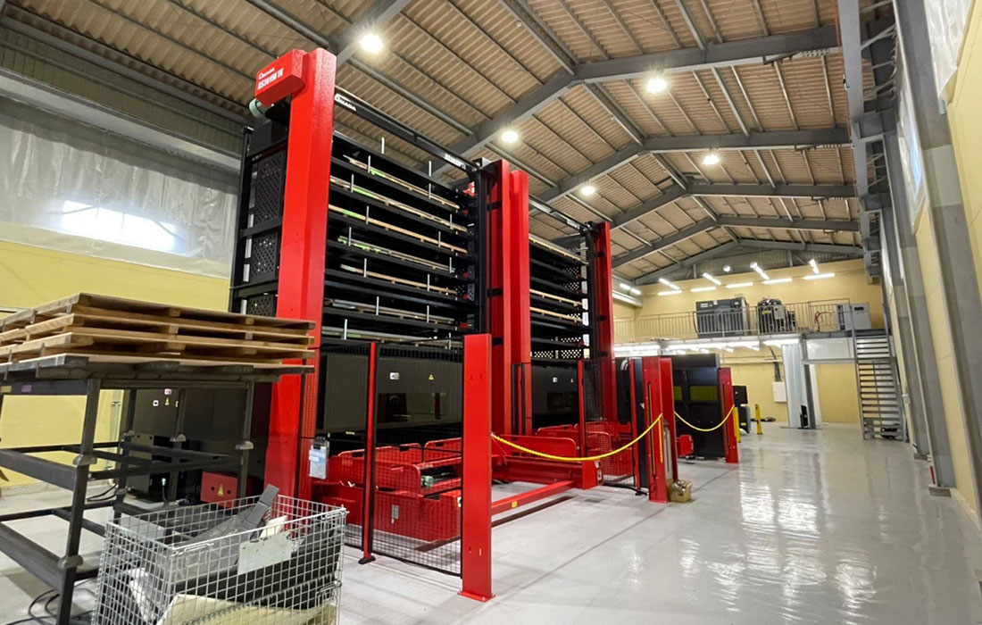 滋賀大津工場 大型板金・製缶ラインと無人搬送システム