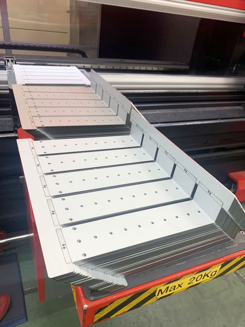 ベンダー加工実績：ボンデ鋼板 T2.3 精密曲げ