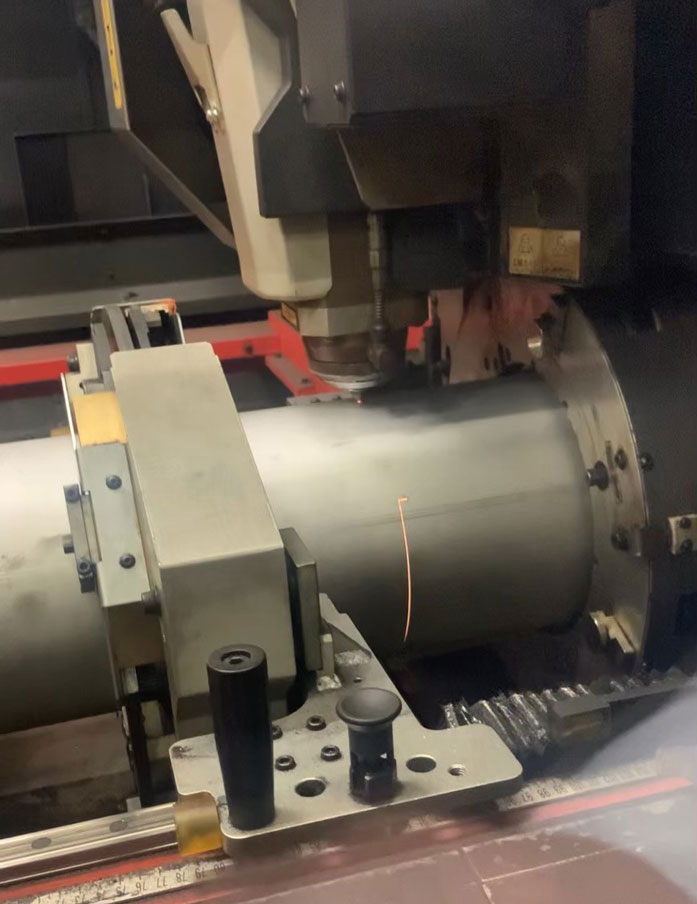 ブランク加工実績 SUS丸パイプ 200A 切断事例