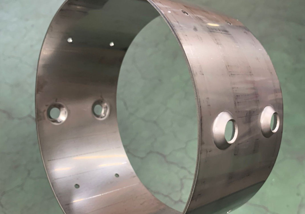 薄板ステンレス（T2.0）の精密ベンダー加工事例