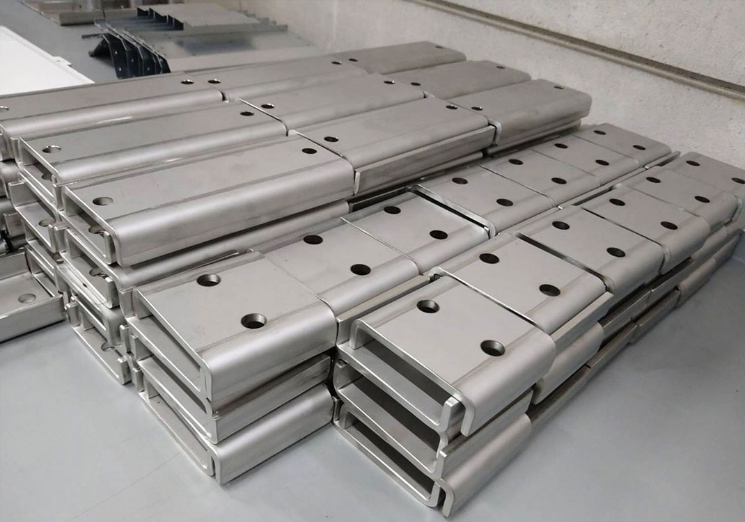 厚板ステンレス（SUS T6.0）のベンダー加工事例