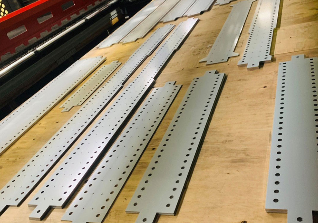 薄板ボンデ鋼板（5×10）ブランク加工事例