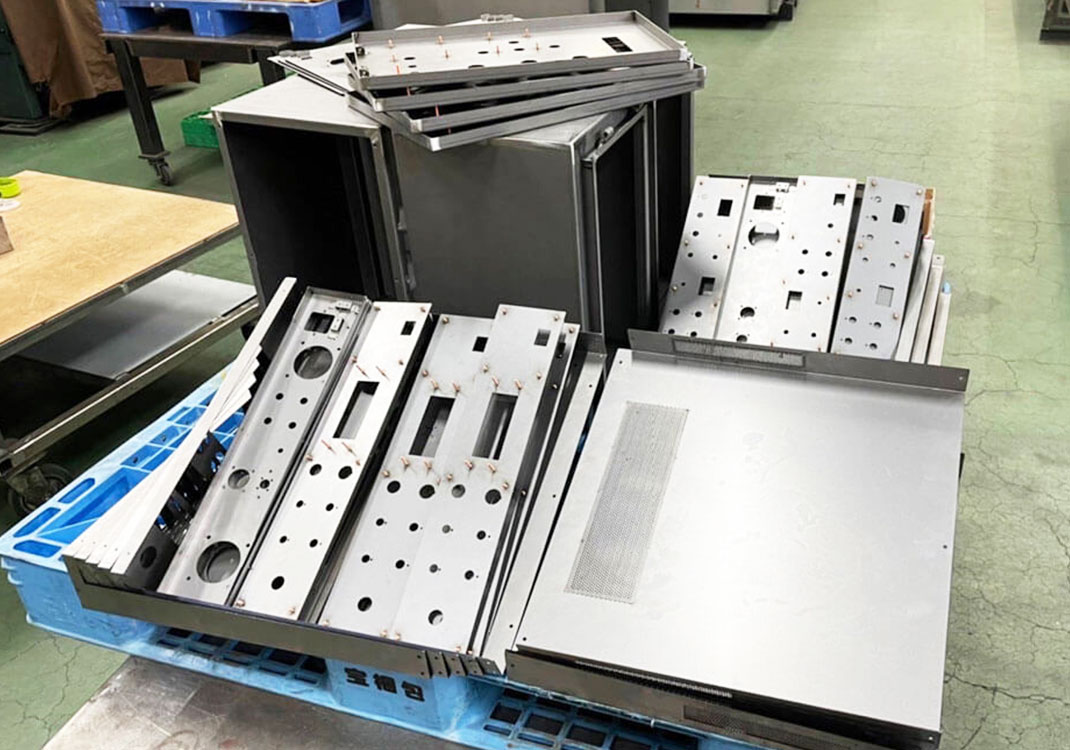 鉄ミガキ材のスタッド溶接＋TIG溶接加工事例